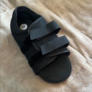 Medical boot/shoe for foot universal side size MS NWOT